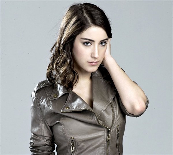 Mis Personajes (CROW) Hazal-kaya-6