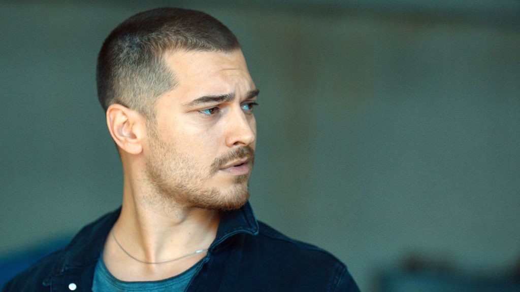 cagatay-ulusoy-craziness-in-the-high-society-12