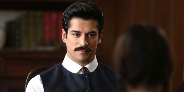 Lovebird (Calikusu) – Kamuran (Burak Ozcivit)