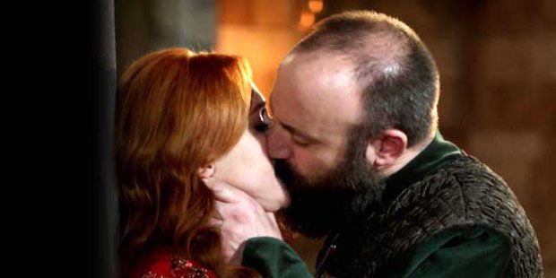 Halit Ergenc and Meryem Uzerli kissing in Magnificent Century tv series