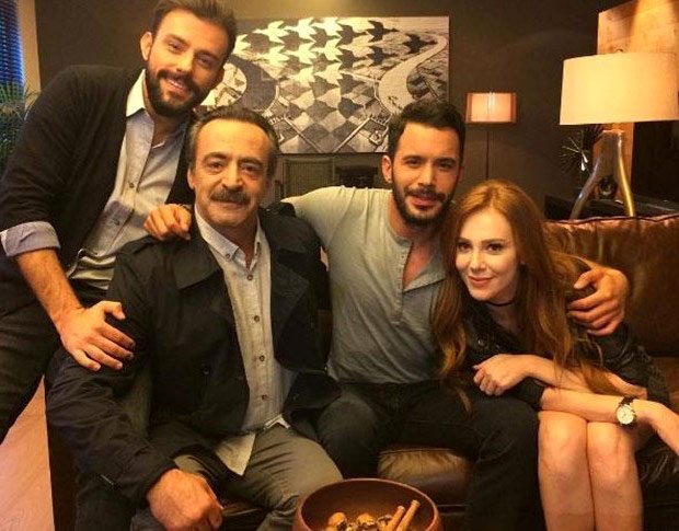 Elcin Sangu, Baris Arduc, Levent Ulgen, Salih Bademci in Rental Love (Kiralik Ask) Tv Series studio