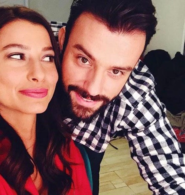 Salih Bademci and Mujde Uzman in Kiralik Ask tv series studio