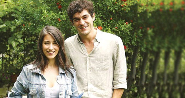 hazal kaya burak deniz