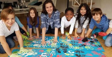 Fahriye Evcen Together With Unicef Children (WorldChildrensDay, GoBlue)