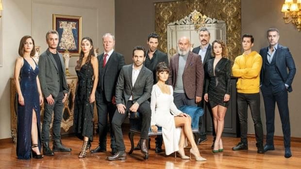Hande Ercel and Buğra Gülsoy’s New Turkish Drama: Azize 2 Azize Turkish Drama Cast