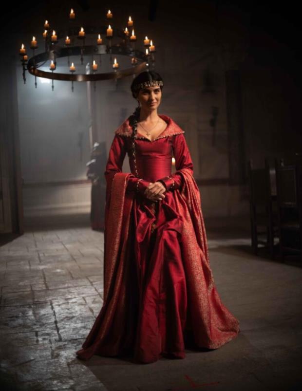 Tuba Buyukustun in Rise of Empires:Ottoman