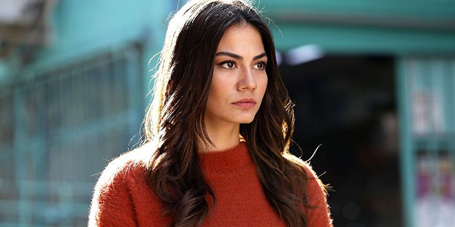 Demet Ozdemir: I Have Become an Actress So That My Parents Would be Proud of Me