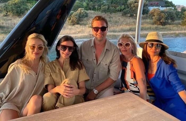 Engin Altan Duzyatan is Seen in Bodrum Holiday 2 Engin Altan Duzyatan and his friends