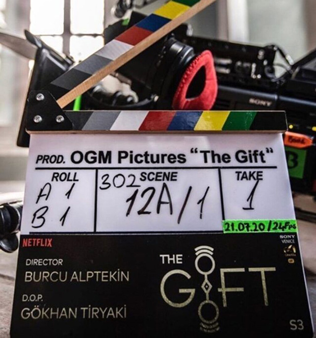 Beren Saat Shares Her Views on Third Season of Atiye (The Gift) 2 Beren Saat shared a new photo about shooting studio.