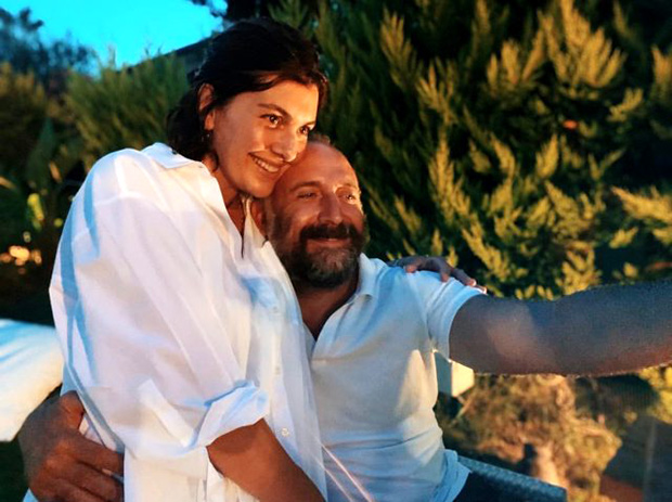 Halit Ergenç and Bergüzar Korel Selfy