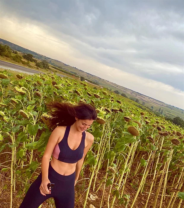 Pınar Deniz Chose Camping Instead of Five Star Hotel 5 Pınar Deniz Sunflowers