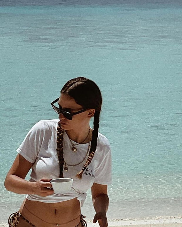 Serenay Sarikaya: I Shared This Photo to Show that I am Alone 3 Serenay Sarikaya in Maldives